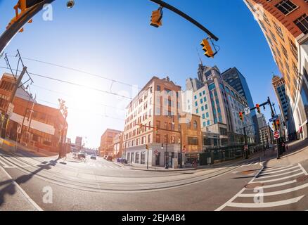 Incrocio sulla strada principale nel centro di Buffalo NY, USA Foto Stock