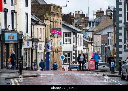 Clitheroe, Lancashire, Regno Unito. 22 Feb 2021. Una giornata nuvolosa a Clitheroe, Lancashire. Credit: John Eveson/Alamy Live News Foto Stock