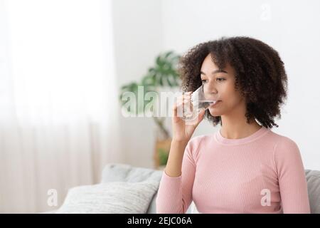 Dieta, vitalità, cure di bellezza e uno stile di vita sano a casa durante l'auto-isolamento Foto Stock