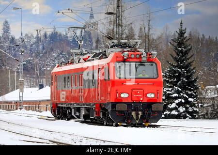 Ttr99 MEERI veicolo d'ispezione di pista con la Ferrovia costiera d'Italia Mermec, arrivo a Salo, Finlandia. Feb 12, 2021. Foto Stock