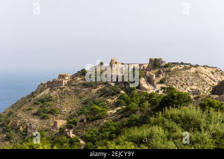 Vista sulla fortezza di Bateria de Castillitos in montagna Costa Calida sul Mar Mediterraneo a Murcia Foto Stock