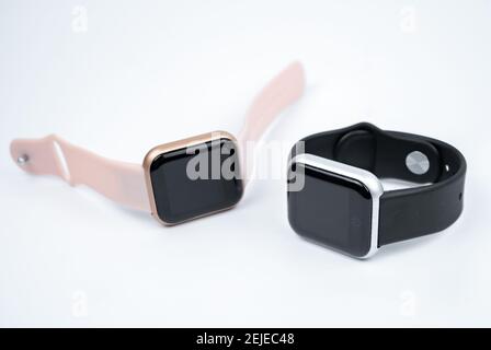 nuovo bracciale fitness intelligente con schermo nero vuoto Foto Stock