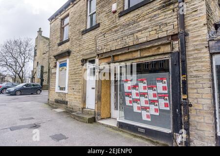 Unità al dettaglio vuote, Market Walk, Holmfirth, West Yorkshire, Inghilterra Foto Stock