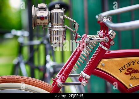 Cruiser d'epoca con luce per biciclette d'epoca Foto Stock