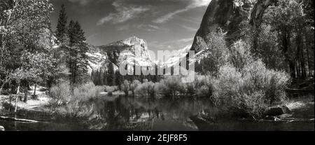 Mirror Lake nello Yosemite National Park, nella contea di Mariposa, California, Stati Uniti Foto Stock