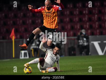 Benevento, Italia. 21 Feb 2021. Pasquale Schiattarella (Benevento Calcio ) durante Benevento Calcio vs AS Roma, Serie calcistica italiana A match in Benevento, Italia, Febbraio 21 2021 Credit: Independent Photo Agency/Alamy Live News Foto Stock