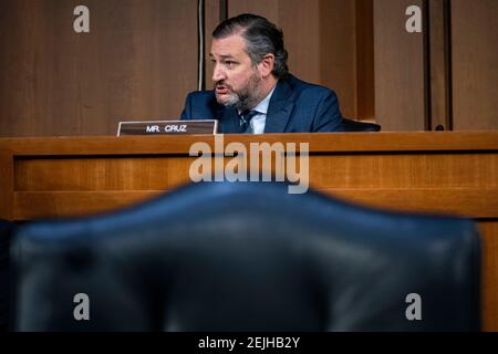 Washington, Stati Uniti. 22 Feb 2021. WASHINGTON, DC - FEBBRAIO 22: Il Sen. Ted Cruz (R-TX) parla durante l'audizione di conferma del procuratore generale Merrick Garland davanti al Comitato giudiziario del Senato nell'edificio dell'Ufficio del Senato di Hart il 22 febbraio 2021 a Washington, DC. Garland ha prestato servizio precedentemente al giudice capo per la Corte d'appello degli Stati Uniti per il circuito del Distretto di Columbia.(foto da al Drago/Pool/Sipa USA) Credit: Sipa USA/Alamy Live News Foto Stock