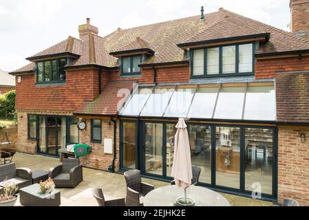 Un grande albergo moderno costruito in modo autonomo nella campagna Inglese Foto Stock