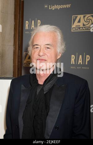 Jimmy Page partecipa al lancio del libro LED Zeppelin di LED Zeppelin presso la National Portrait Gallery di Londra. Data immagine: Lunedì 24 settembre 2018. Il credito fotografico dovrebbe essere: David Jensen Foto Stock