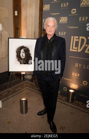 Jimmy Page partecipa al lancio del libro LED Zeppelin di LED Zeppelin presso la National Portrait Gallery di Londra. Data immagine: Lunedì 24 settembre 2018. Il credito fotografico dovrebbe essere: David Jensen Foto Stock