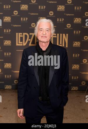 Jimmy Page partecipa al lancio del libro LED Zeppelin di LED Zeppelin presso la National Portrait Gallery di Londra. Data immagine: Lunedì 24 settembre 2018. Il credito fotografico dovrebbe essere: David Jensen Foto Stock