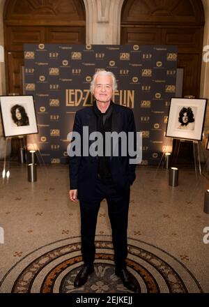 Jimmy Page partecipa al lancio del libro LED Zeppelin di LED Zeppelin presso la National Portrait Gallery di Londra. Data immagine: Lunedì 24 settembre 2018. Il credito fotografico dovrebbe essere: David Jensen Foto Stock