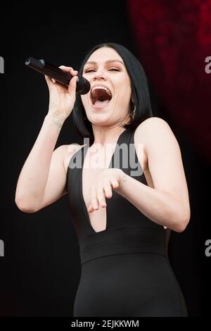 Jessie J si esibisce sul palco al festival Isle of Wight di Seaclose Park, Newport. Data immagine: Sabato 23 giugno, 2018. Il credito fotografico dovrebbe essere: David Jensen Foto Stock