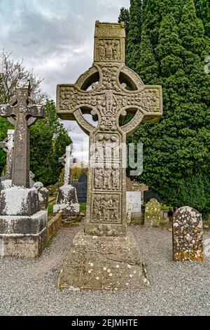 Tymullen, Irlanda. 4 maggio 2016. Monasterboice è vicino a Drogheda, ed è stato fondato nel 5 ° secolo da San Bhuithi. Foto Stock