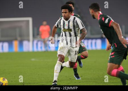 Weston McKennie (Juventus FC) durante la Juventus FC contro FC Crotone, una partita di calcio italiana a Torino. , . Febbraio 22 2021 (Foto di IPA/Sipa USA) Credit: Sipa USA/Alamy Live News Foto Stock