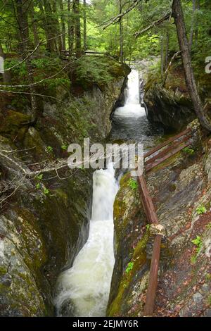 Cascate del Texas nella Green Mountain National Forest nel villaggio di Hancock, Vermont VT, Stati Uniti. Foto Stock