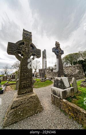 Tymullen, Irlanda. 4 maggio 2016. Monasterboice è vicino a Drogheda, ed è stato fondato nel 5 ° secolo da San Bhuithi. Foto Stock