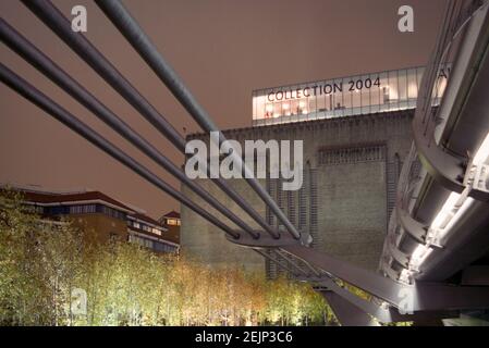 Tate Modern membership space 2004, Southbank, Bankside, Southwark, Londra, Inghilterra Foto Stock