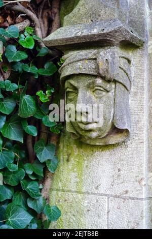 PRINCETON, NJ -16 NOV 2020- Vista di una gargoyle di pietra nel campus della Princeton University, un'università privata di ricerca Ivy League nel New Jersey, ONU Foto Stock