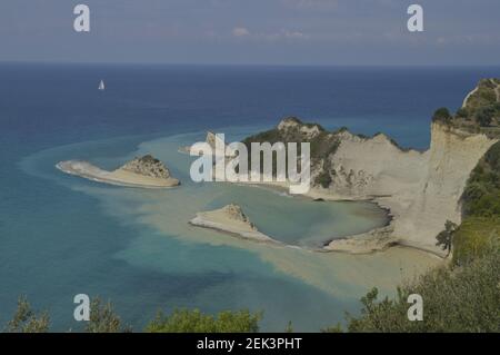 Splendida vista dalla collina a Capo Drastis a Corfù isola in Grecia Foto Stock