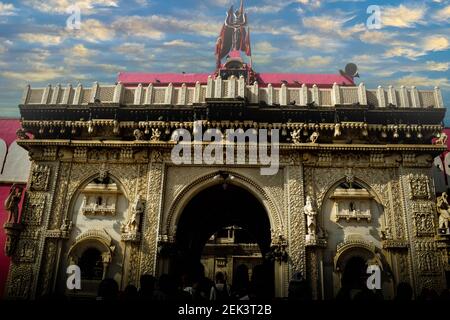 Il Mandir Karnimata situato a Bikaner Rajasthan è ben noto per i ratti. Come potete vedere migliaia di ratti in questo tempio. Foto Stock