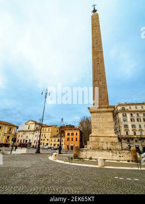 Obelisco Lateranense (Obelisco Laterano) è il più grande obelisco egiziano al mondo, ed è anche l'obelisco più alto d'Italia - Roma, Italia Foto Stock