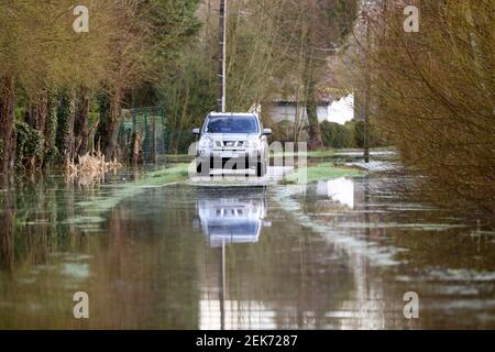 Record inondazioni fiume Canche, Hauts de France vicino montreuil sur Mer. Foto Stock