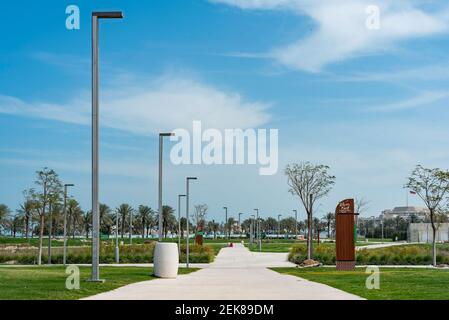 Doha, Qatar - 09 Febbraio 2021: Marciapiede al bidda Park Foto Stock