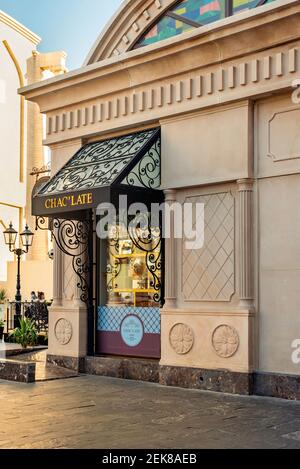 Doha, Qatar - 09 febbraio 2021: Foto di una giornata di Doha, simbolo dell'architettura del Qatar, Katara - The Cultural Village Foundation Foto Stock