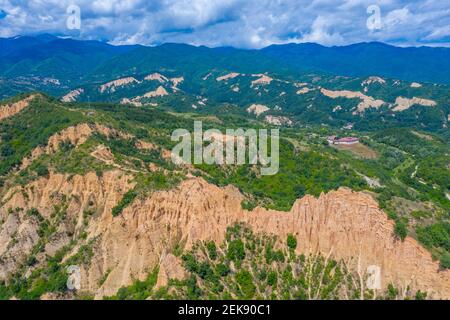 piramidi di sabbia vicino alla città bulgara di Melnik Foto Stock