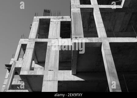 Fotografia in bianco e nero dell'edificio in costruzione, Bucarest, Romania, 2021 Foto Stock