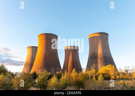 Regno Unito, Inghilterra, Rugeley, torri di raffreddamento della centrale a carbone Foto Stock