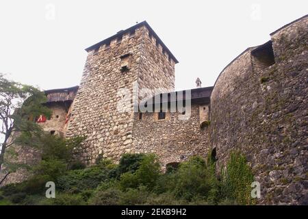 Il castello medievale di Vaduz nel Liechtenstein, residenza ufficiale del Principe del Liechtenstein Foto Stock