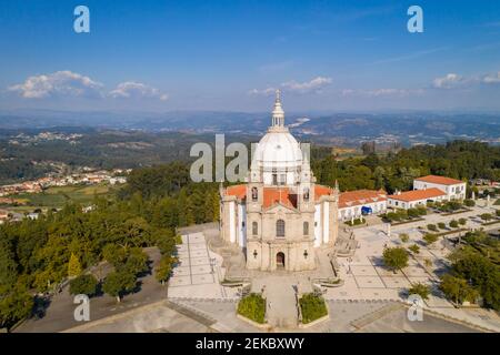 Veduta aerea del drone del Santuario di Sameiro a Braga, Portogallo Foto Stock