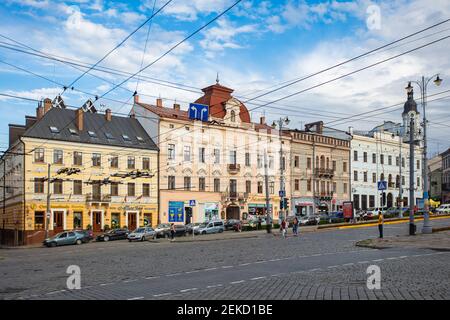 CHERNIVTSI, UCRAINA - 16 GIUGNO 2017: Via Chernivtsi Foto Stock