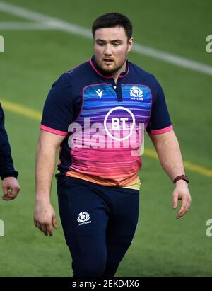 Guinness Six Nations Rugby 23 febbraio 2021: ScotlandÕs Zander Fagerson durante la formazione della squadra scozzese presso il centro sportivo Oriam, Riccarton, Edimburgo, Scozia, Regno Unito. Credit: Ian Rutherford/Alamy Live News. Foto Stock