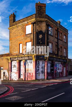 Un pub derelict a Londra Est, Wapping Foto Stock