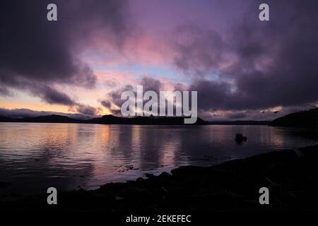 Tramonto colorato a Hanson Island, Canada Foto Stock