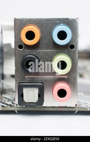 Porte e connettori audio posteriori e s/pdif della scheda madre Foto Stock
