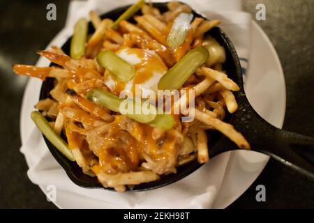 Emily ama il ristorante Pizza a Brooklyn, New York, USA. Pizza and Burgers, famoso ristorante di Brooklyn. Foto Stock