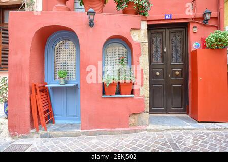 La Canea, Grecia - 14 Giugno 2018 : la Canea Old Town vista strada. La Canea è una popolare attrazione turistica in Grecia. Foto Stock