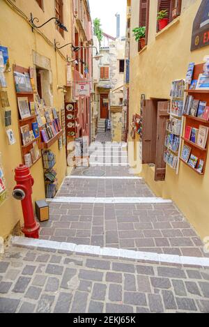 La Canea, Grecia - 14 Giugno 2018 : la Canea Old Town vista strada. La Canea è una popolare attrazione turistica in Grecia. Foto Stock
