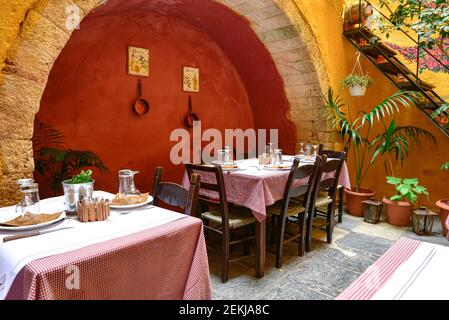La Canea, Grecia - 14 Giugno 2018 : la Canea Old Town vista strada. La Canea è una popolare attrazione turistica in Grecia. Foto Stock