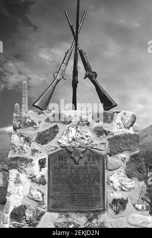 Memorial al Battaglione Mormon che si accampò qui a Picacho Oltrepassa la 1847 sulla strada per Tucson, Arizona Foto Stock