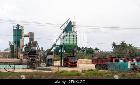 Stabilimento di produzione di ghiaia a Cuba Foto Stock