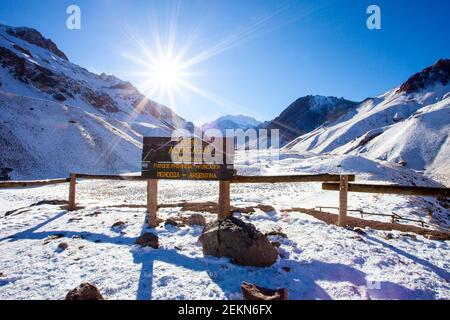 Il Parco Provinciale di Aconcagua si trova a nord-ovest della provincia di Mendoza, dipartimento Las Heras, si trova a 165 km dalla città di Mendoza Foto Stock