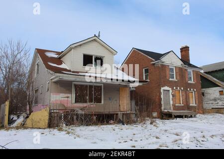 Due case abbandonate di Frankin Park a Detroit in inverno Foto Stock