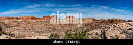 Scogliere di roccia rossa intorno a Moab Utah in un giorno di ottobre Foto Stock