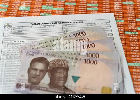 Modulo delle imposte nigeriane a valore aggiunto con note nigeriane Naira Foto Stock