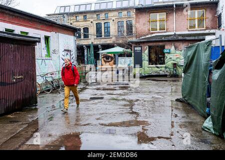 Berlino, Germania. RAW Gelande a Friedrichshain, una ex ferrovia del DDR / DDR Times è ancora in un processo costante per essere convertito in un centro per Foto Stock